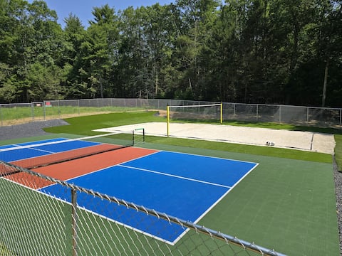 Pickle-ball Court, In Ground Heated Pool, Secluded