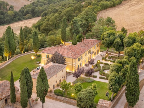 Villa Pianoia | Panoramic Tuscan Private Estate