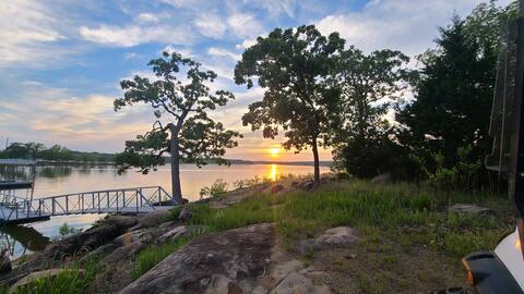 5b/5b Eufaula Lakeside Retreat with Boat Slip!