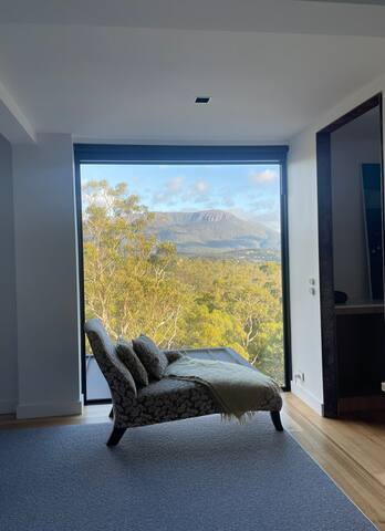 Boxwood V01 – 6BR Luxury w/ Spa + Cinema gallery image 2