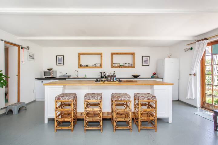 Scarborough Beach Bungalow gallery image 3