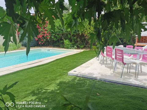 Gite at the foot of the Corbières with large swimming pool