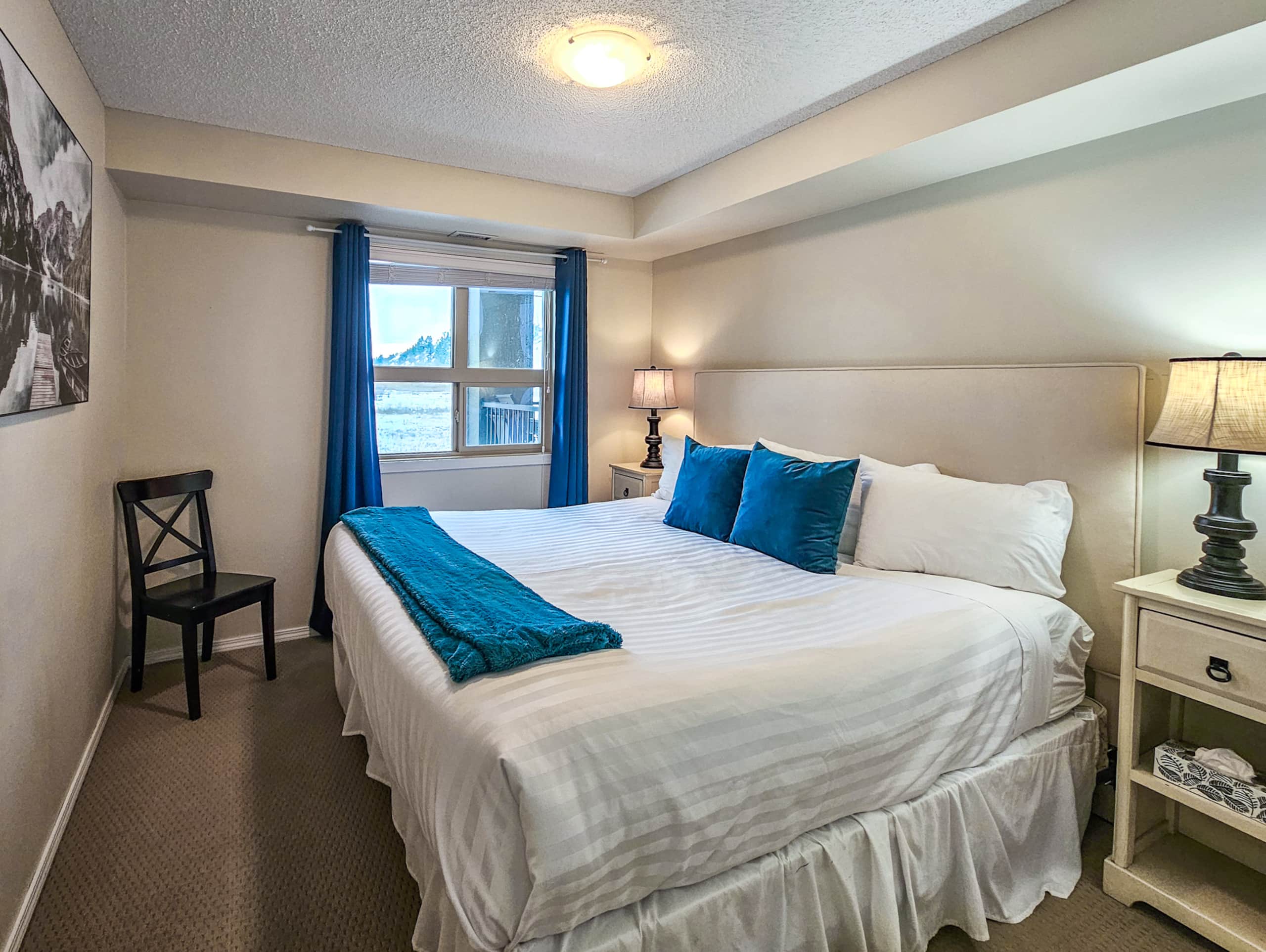2 BDRM plus den | Near Lake | Beach 2mins away - Photo 29