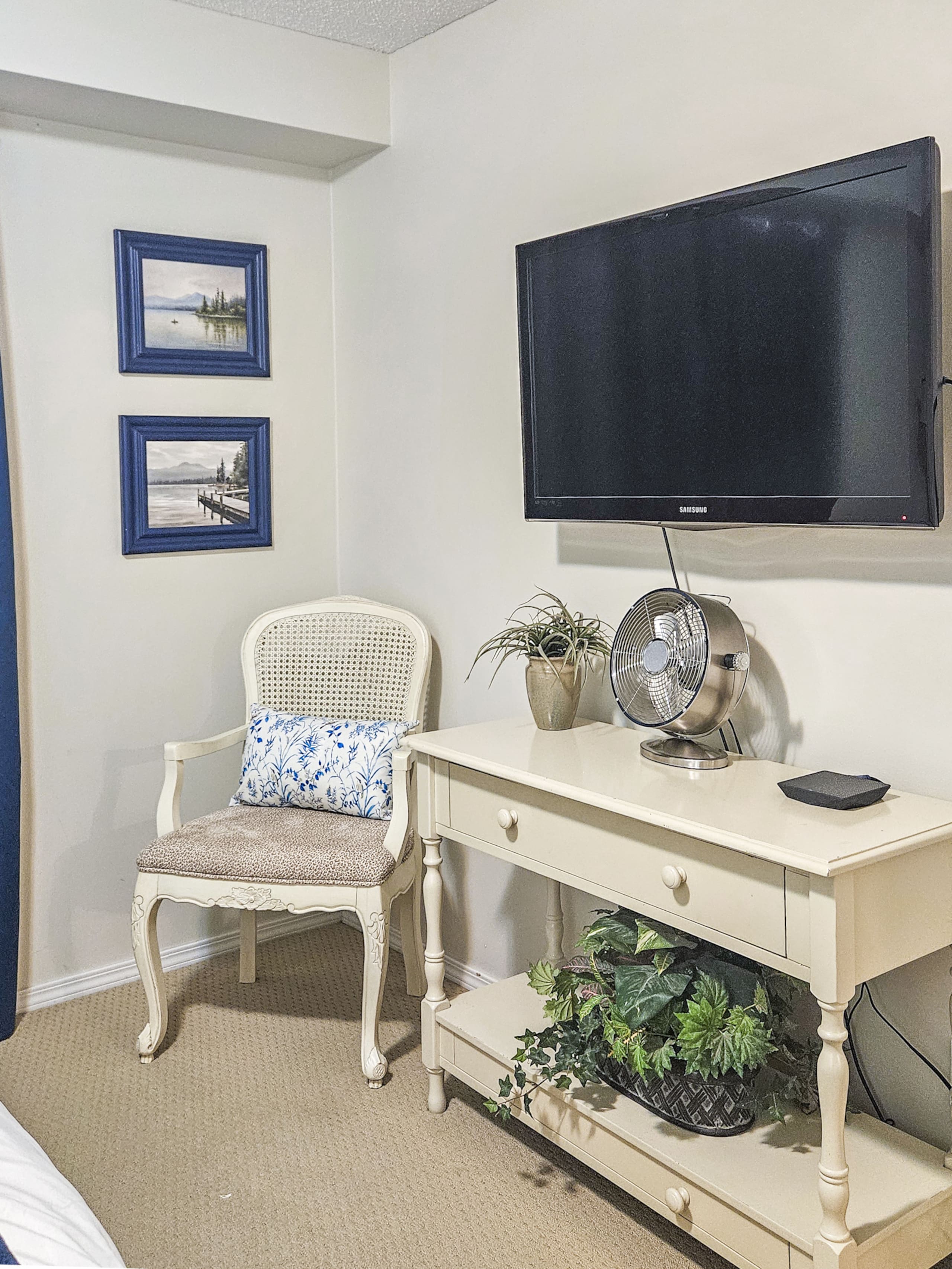 2 BDRM plus den | Near Lake | Beach 2mins away - Photo 14