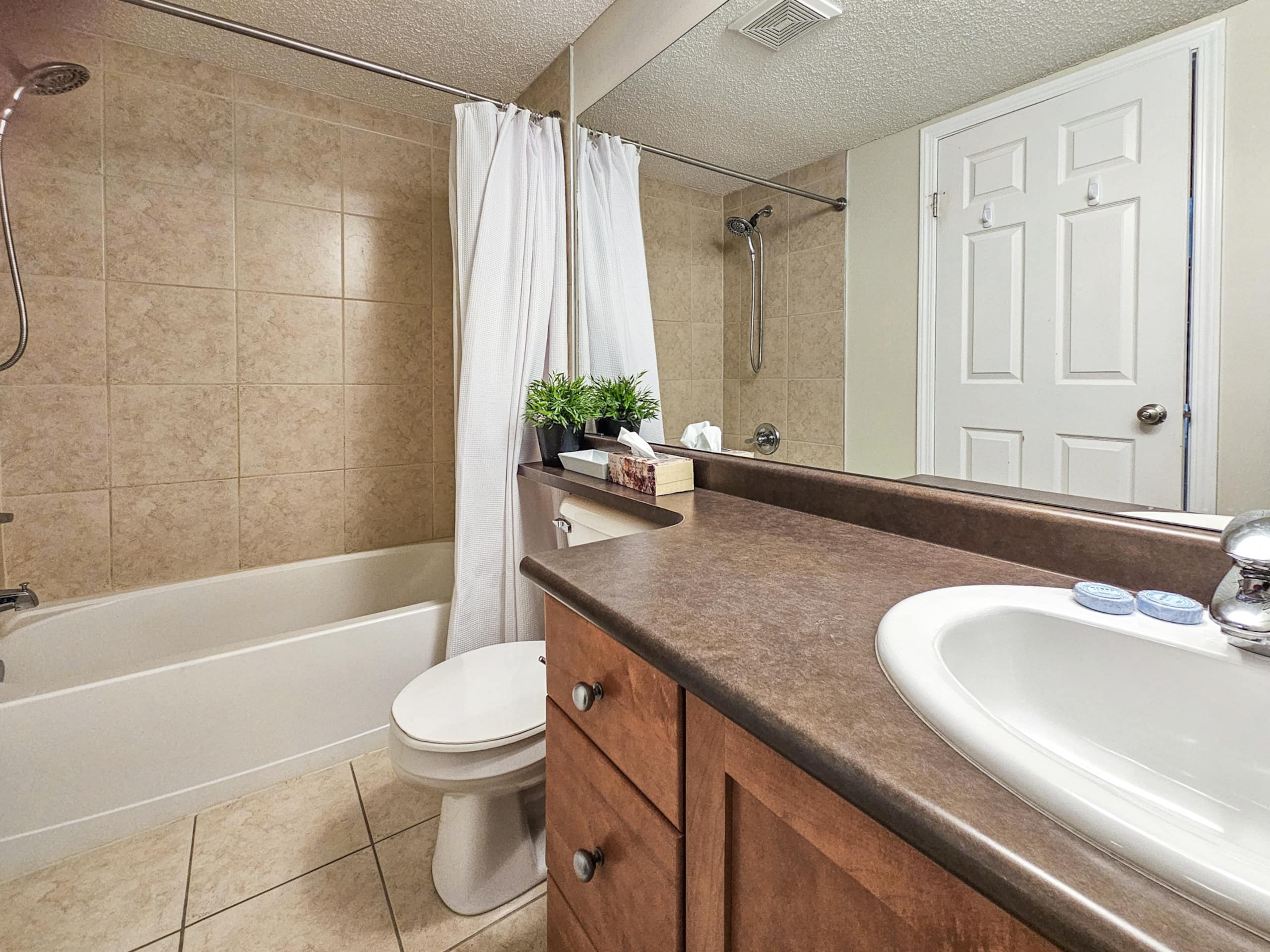 2 BDRM plus den | Near Lake | Beach 2mins away - Photo 16