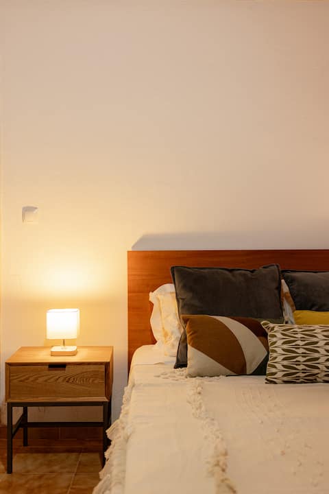 Wi-Fi Enabled, 5-Minute from Beach: Private House