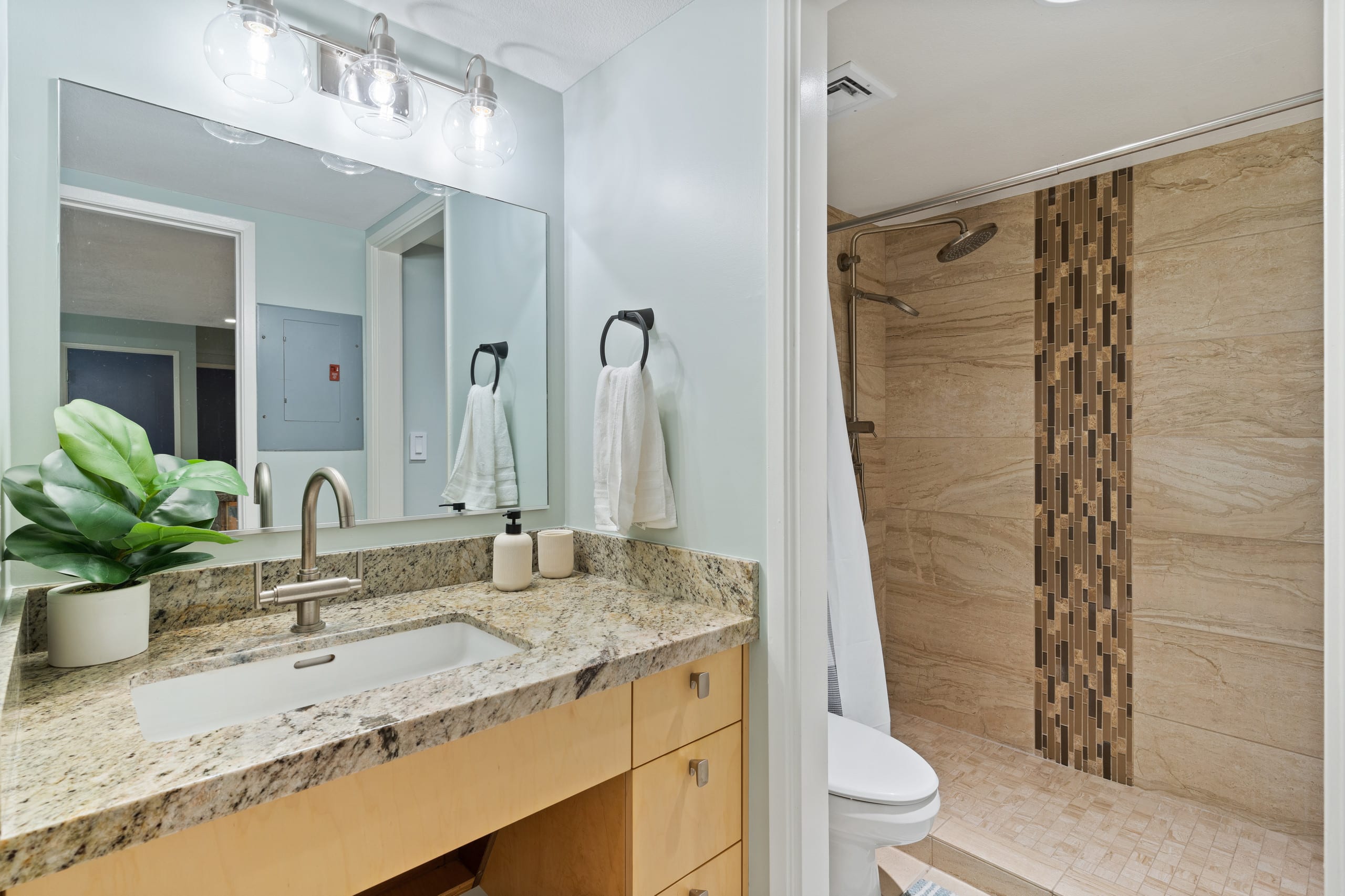 Kihei Apt: King & Queen Bed, Beach, Pools, AC, BBQ - Image 37