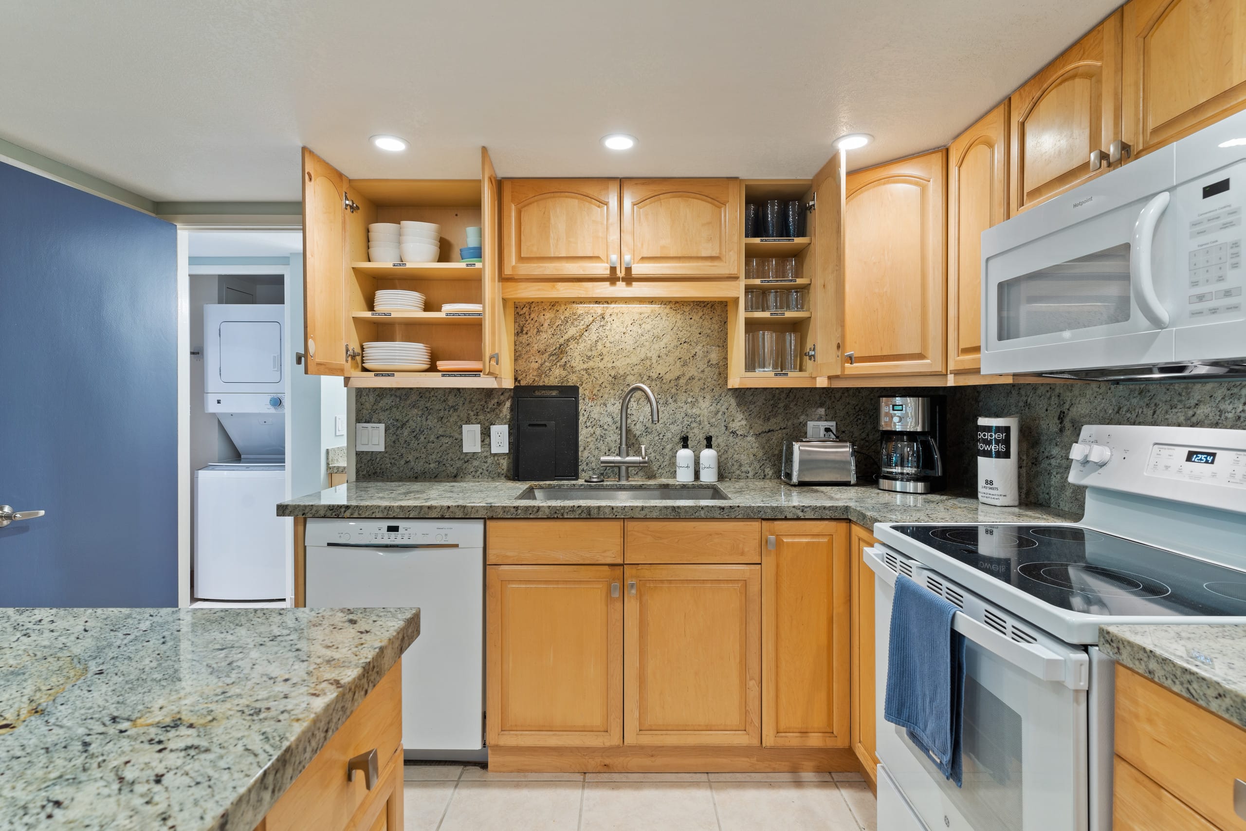 Kihei Apt: King & Queen Bed, Beach, Pools, AC, BBQ - Image 34