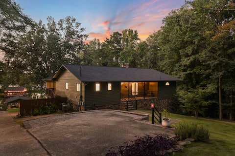 Lake Getaway Minutes from Town!