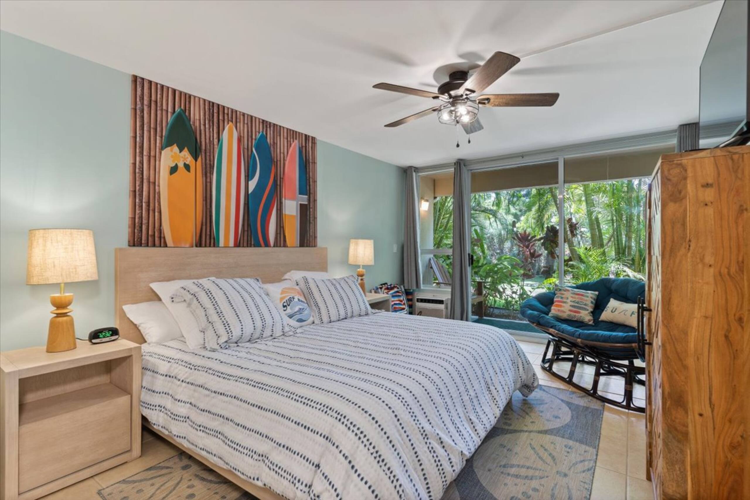 Charming Studio with Garden Views – Walk to Beach - Image 3