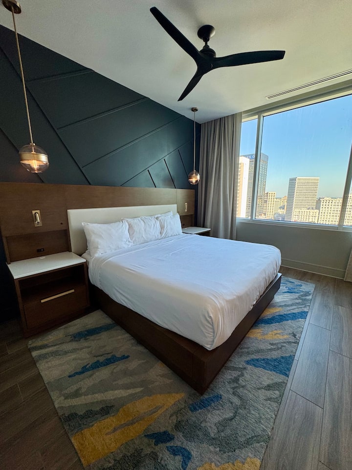 3br Pres In Downtown Atl Resort ~ Rooftop Pool! - Atlanta, GA