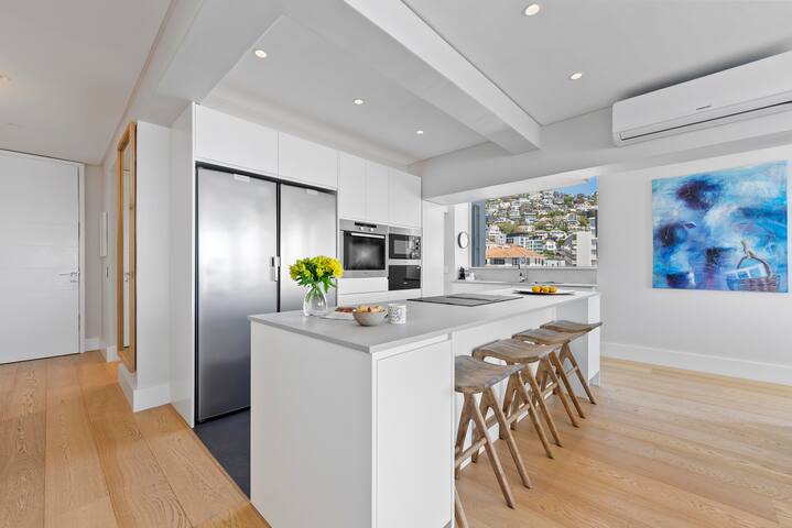 Stay in Spectacular Bantry Bay! gallery image 5