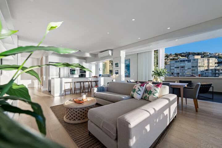 Stay in Spectacular Bantry Bay! gallery image 3