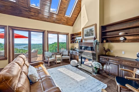 Leeric Lodge on Center Hill Lake: Pool & Hot Tub