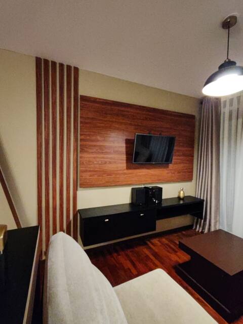 Suite, 1 Bedroom. Parking. Z/N