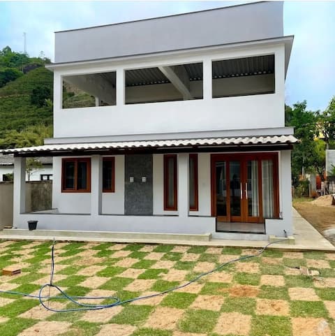 Airbnb em destaque: House next to Purple Stone and Penha Heritage. em Cachoeiro Do Itapemirim