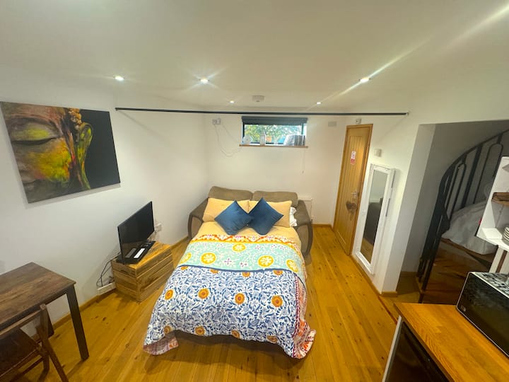 Možnosť stabilnej rozkladacej pohovky na prízemí