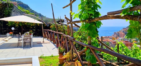 Villa in Lemon Grove with Sea Views & Sea Breeze