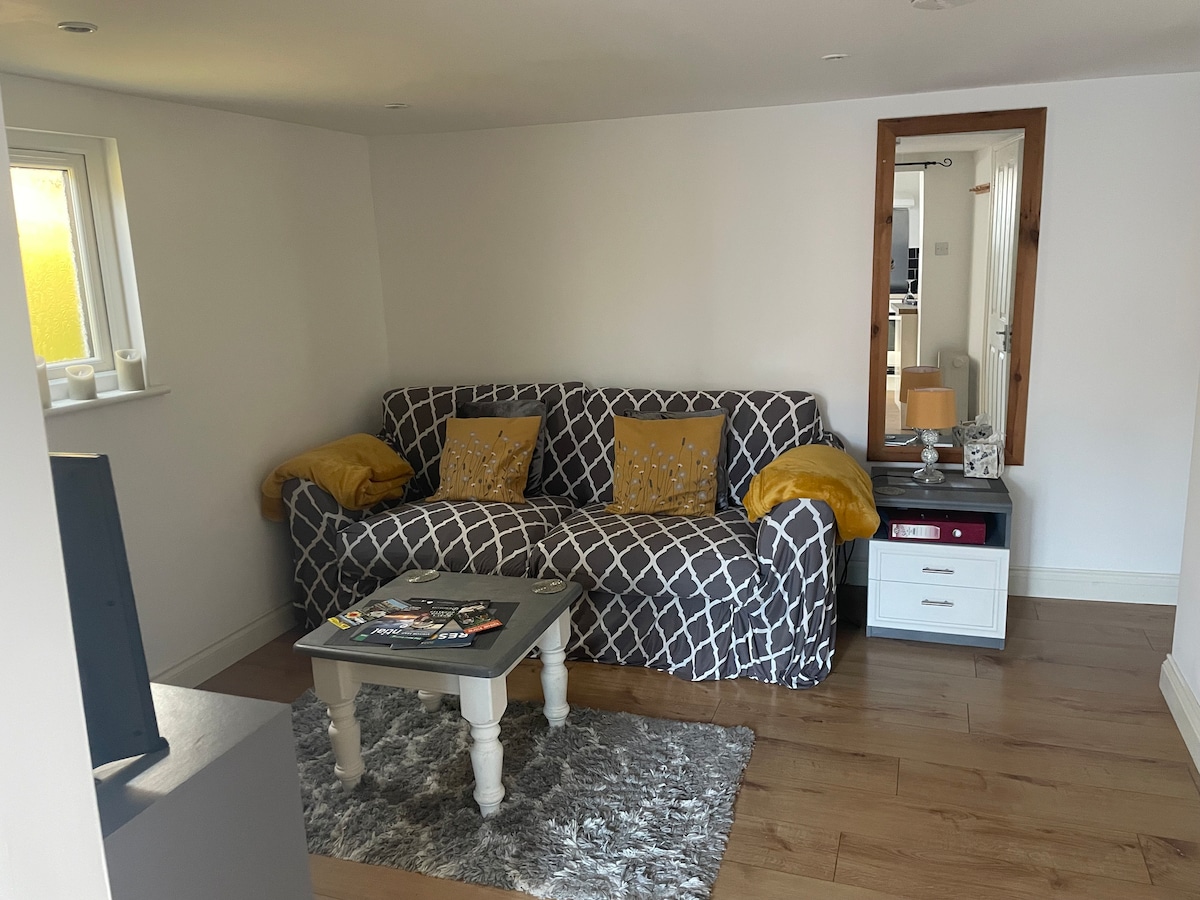 Top Airbnb: The Hideaway in the New Forest in New Milton