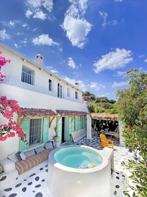 60's Mediterranean earthen villa near Batroun