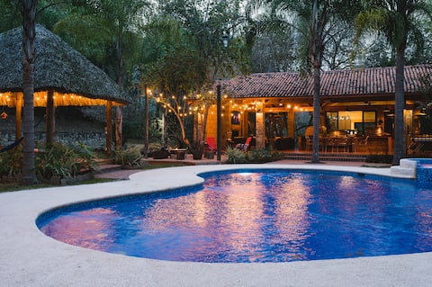 Top performing Airbnb: Fully-equipped luxury villa with access to the Ramos River in Ciudad De Allende