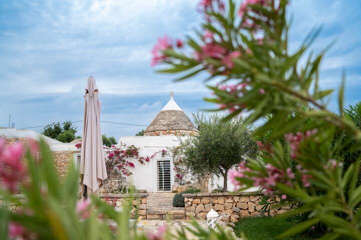 Trullo Vittoria Ostuni | Private Pool & Wood Oven gallery image 3