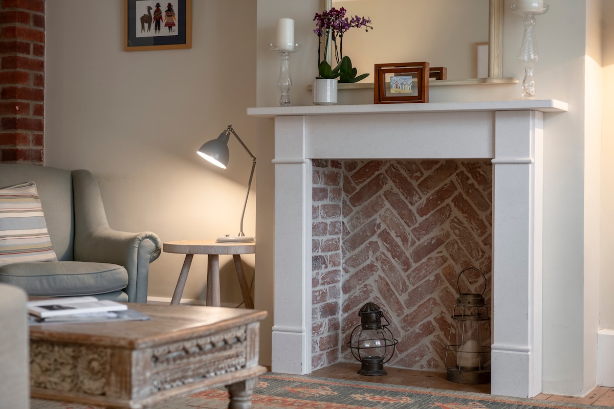 Top performing Airbnb: Aldeburgh - spacious 3 bed period house on High St in Aldeburgh