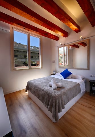 !Luxury Ramblas Waterfront Stay!