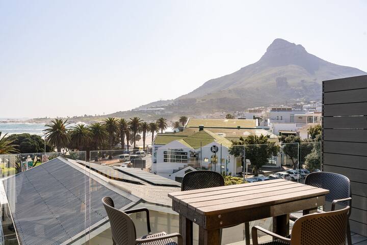 2 Bedroom Sea View-Beach Views apartment gallery image 3