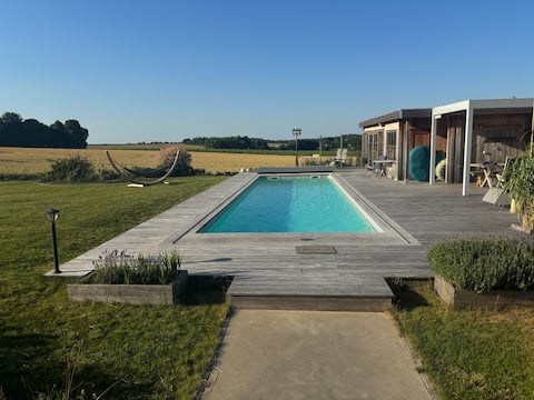 Room with pool and jacuzzi access