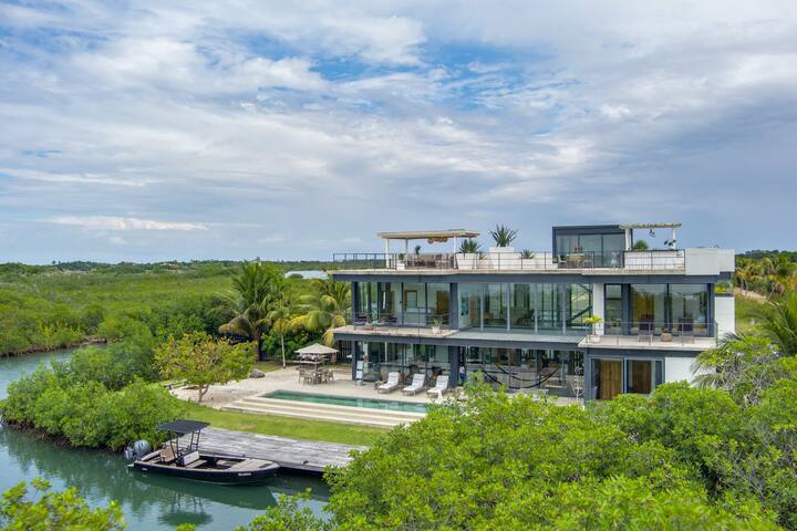 Waterfront Villa, w/Boat, 40ft Pool & Rooftop Bar gallery image 2