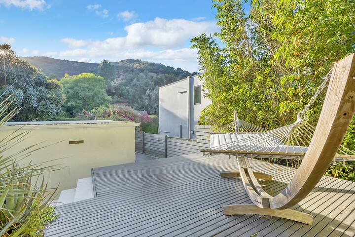 Beverly Hills 90210 | Gameroom | Pool | Parking gallery image 4