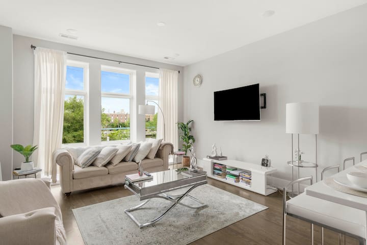 Winter Chicago Getaway Near UIC / Downtown