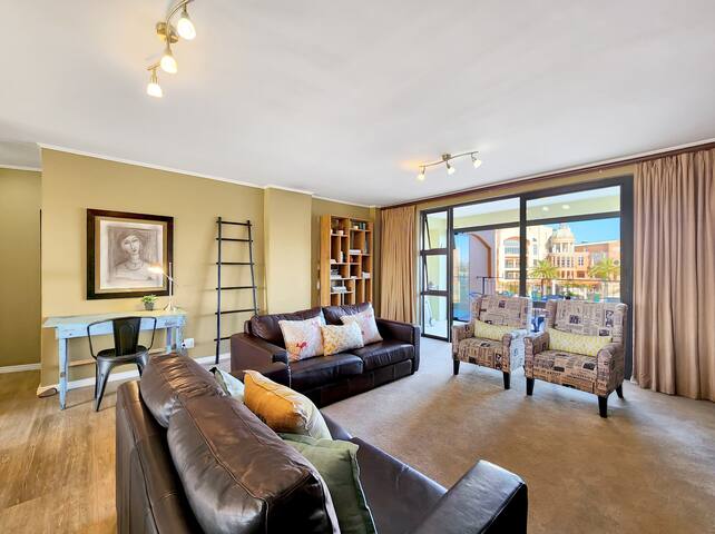 Luxurious, Pools, 24/7 security, family getaway gallery image 2