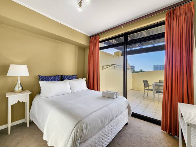 Luxurious, Pools, 24/7 security, family getaway gallery image 4