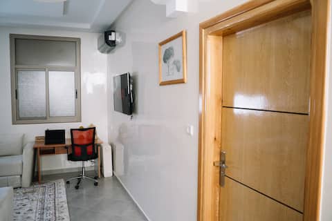 Comfortable stay 1: WiFi Fiber - Parking - IPTV - Netflix