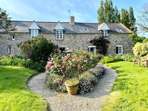 Beautiful property and beach 5 minutes away