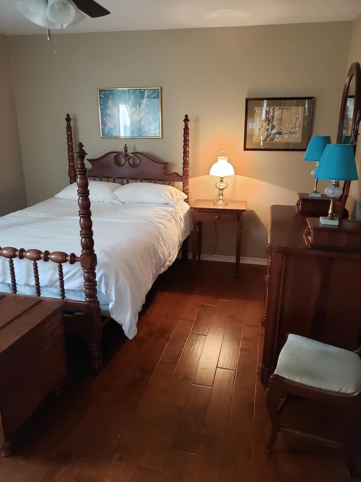 Cozy Comfort Bed and breakfasts for Rent in Rowlett, Texas, United