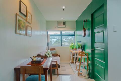 Midpoint Cebu Oasis  w/ Free Parking Pool, & Gym
