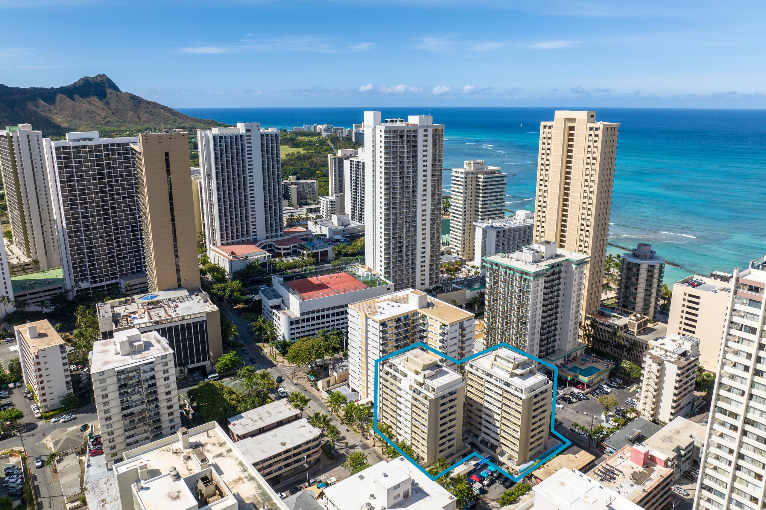 Condo in Honolulu · ★4.93 · Studio · 1 bed · 1 private bath - Image 16