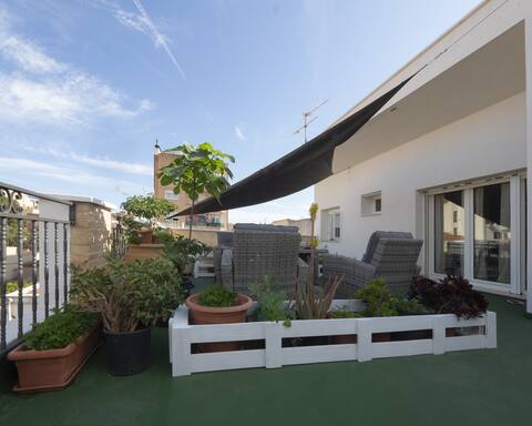 Premium Loft /Airport 5 km/ PortAventura 11km.