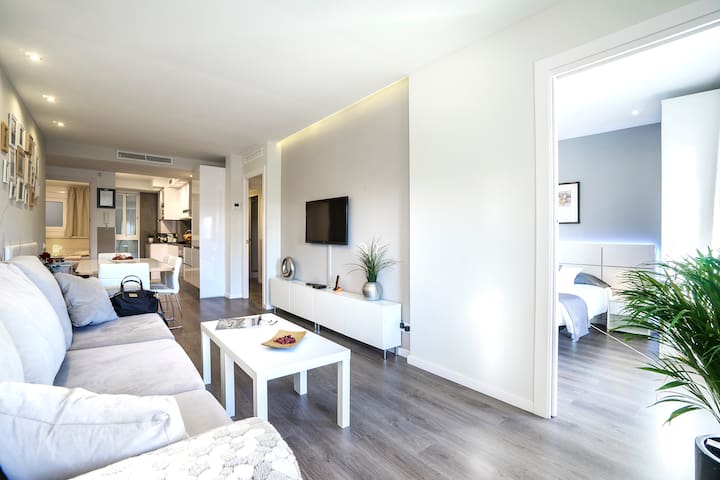 Apartamento Gaudir, con inspiraciones modernistas. Luminoso, céntrico y seguro.