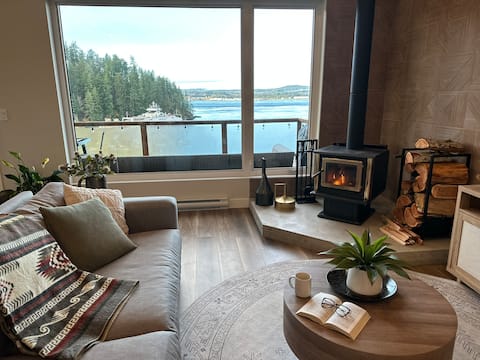 Oceanside Retreat - Expansive High Bank Views!