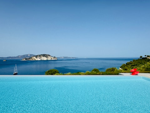 Kurma Blue with breathtaking sea view & pool