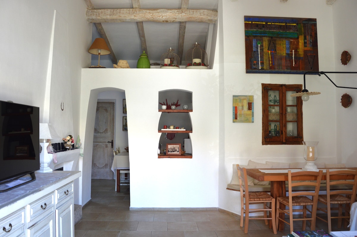 Airbnb con migliori performance: Stazzo in the square of San Pantaleo a Olbia