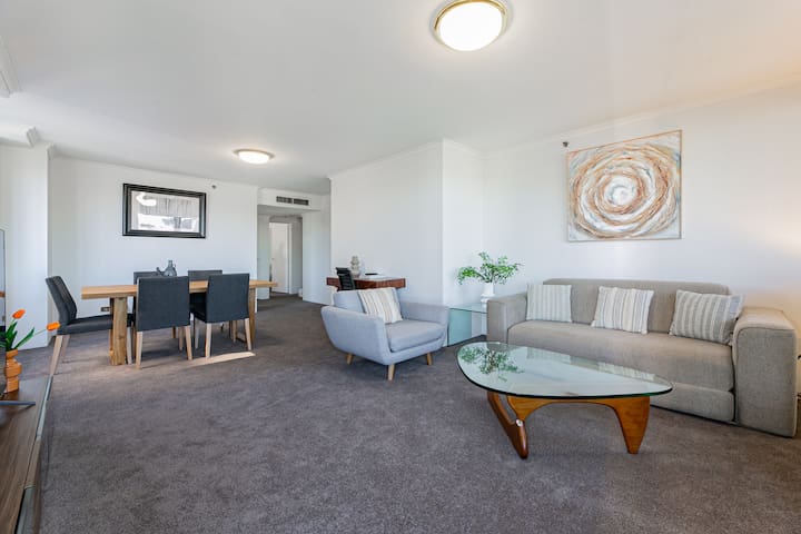 The Elegance, CBD | Parking | Desk | Gym | Pool