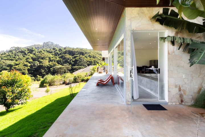 Chalé Com Piscina Interna E Vista Deslumbrante