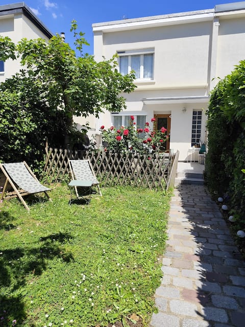 Cozy house between Paris and Versailles
