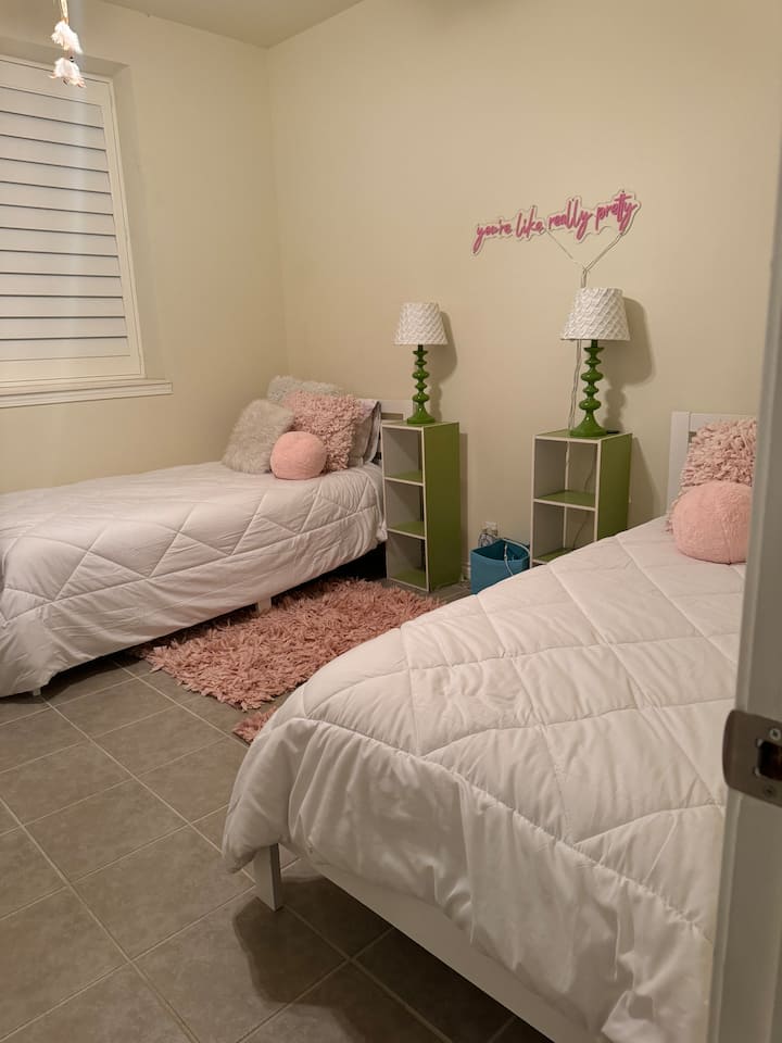 Main House Downstairs 3rd bedroom with two single beds and shared bathroom