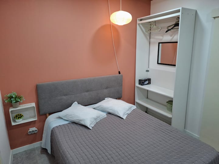 Casa Térrea Com 2 Suites E Cozinha Completa Rc - Porto, Portugal